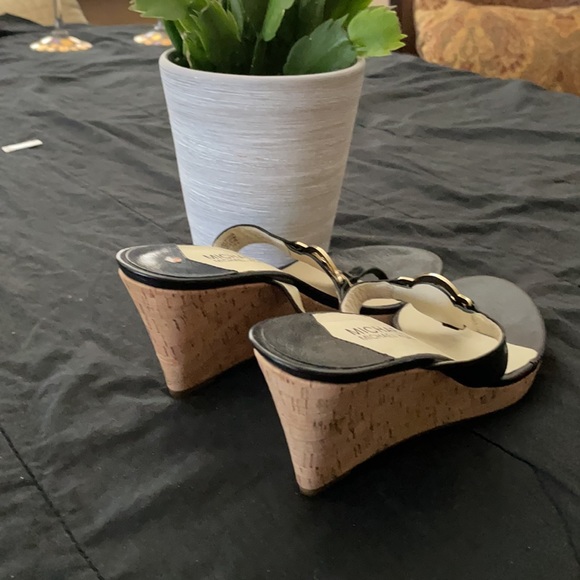 Brand New Michael Kor Wedge Sandels - Picture 3 of 7